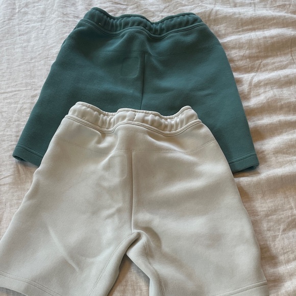 Nike Tech Kids' Shorts in Green and Cream - Picture 3 of 6